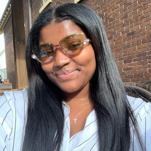 Meet your Posher, Naomi